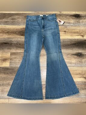NWT!❤️Sofia by Sofia Vergara Women's Melisa Mega Flare High Rise Jeans Size 14